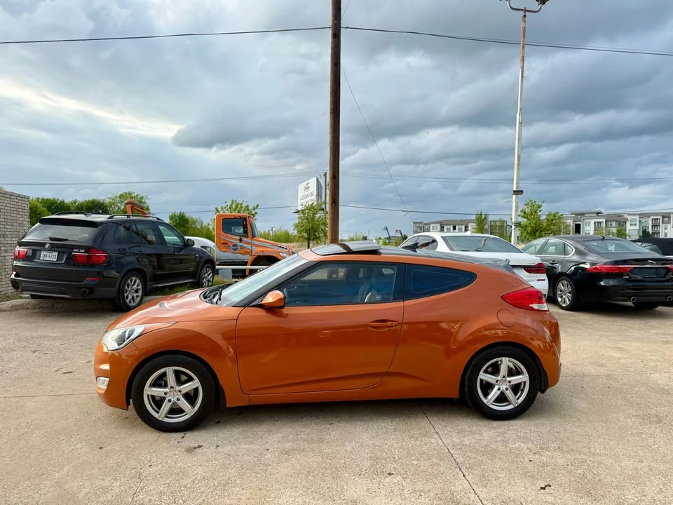 2013 Hyundai Veloster - Image 7 of 17