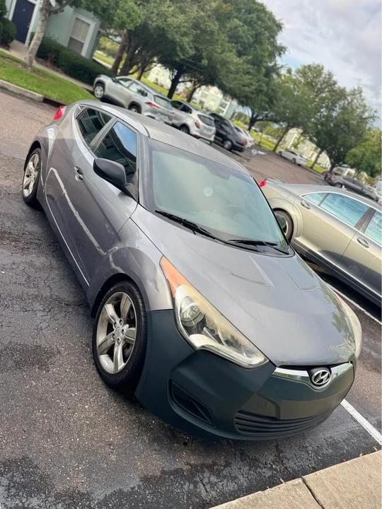 2013 Hyundai Veloster - Image 2 of 8