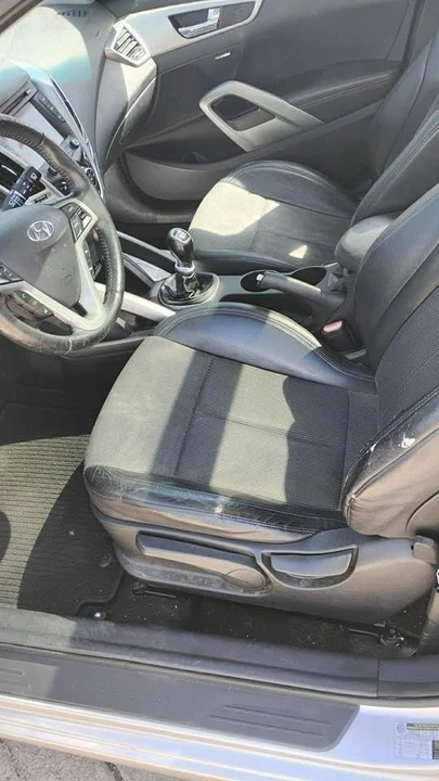 2013 Hyundai Veloster - Image 8 of 13