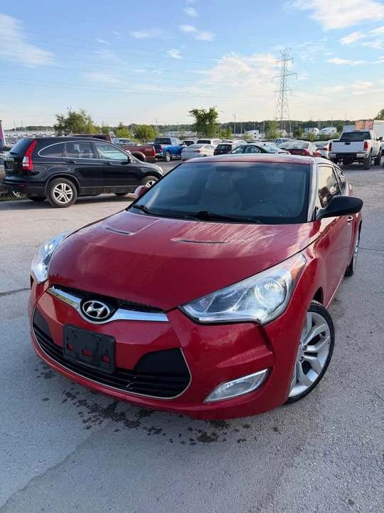 2013 Hyundai Veloster - Image 2 of 12