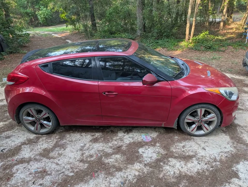 2013 Hyundai Veloster - Image 2 of 4