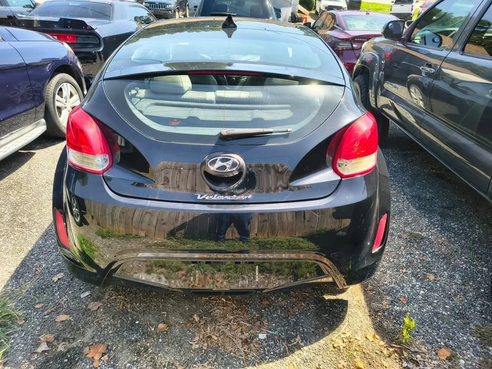 2013 Hyundai Veloster - Image 2 of 14