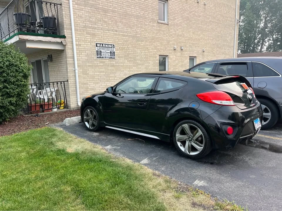 2013 Hyundai Veloster - Image 2 of 8