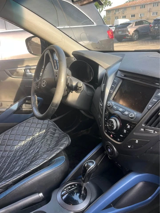 2013 Hyundai Veloster - Image 3 of 8