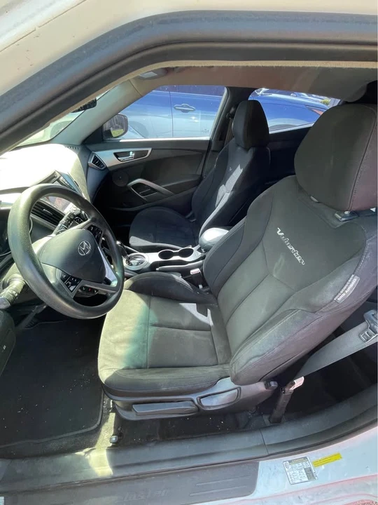 2013 Hyundai Veloster - Image 6 of 11
