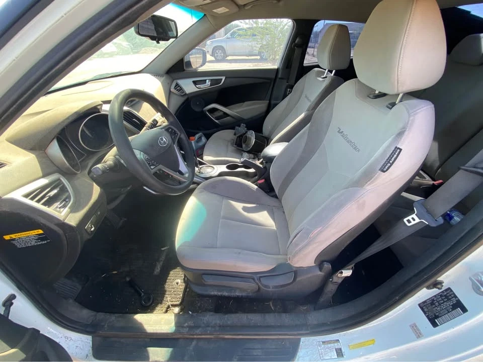 2013 Hyundai Veloster - Image 11 of 14