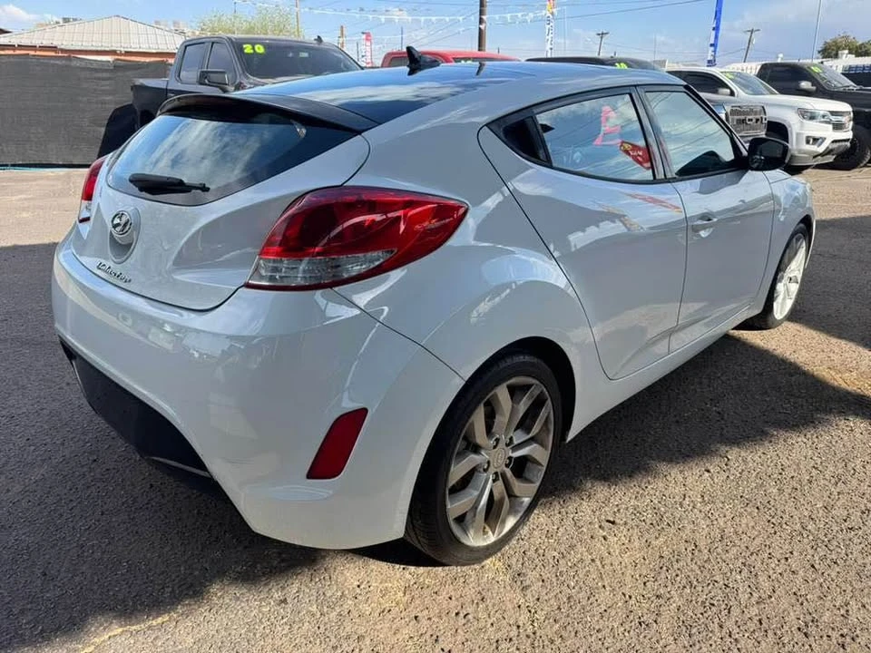 2013 Hyundai Veloster - Image 3 of 9