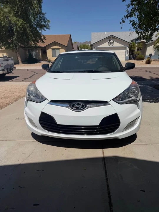 2013 Hyundai Veloster - Image 2 of 6