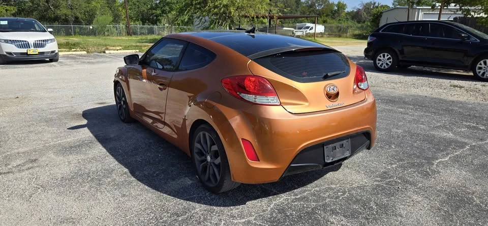 2013 Hyundai Veloster - Image 3 of 20