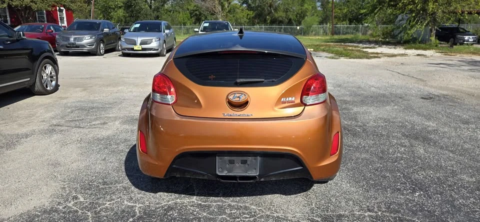 2013 Hyundai Veloster - Image 4 of 20