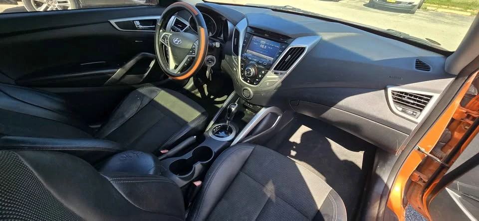 2013 Hyundai Veloster - Image 11 of 20