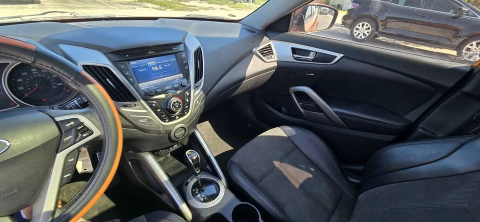2013 Hyundai Veloster - Image 18 of 20