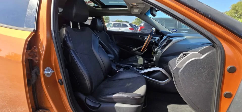 2013 Hyundai Veloster - Image 10 of 20