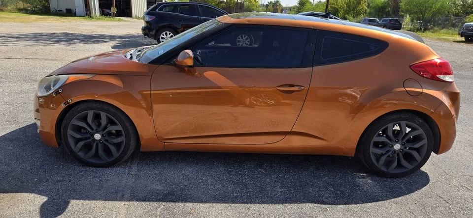 2013 Hyundai Veloster - Image 2 of 20