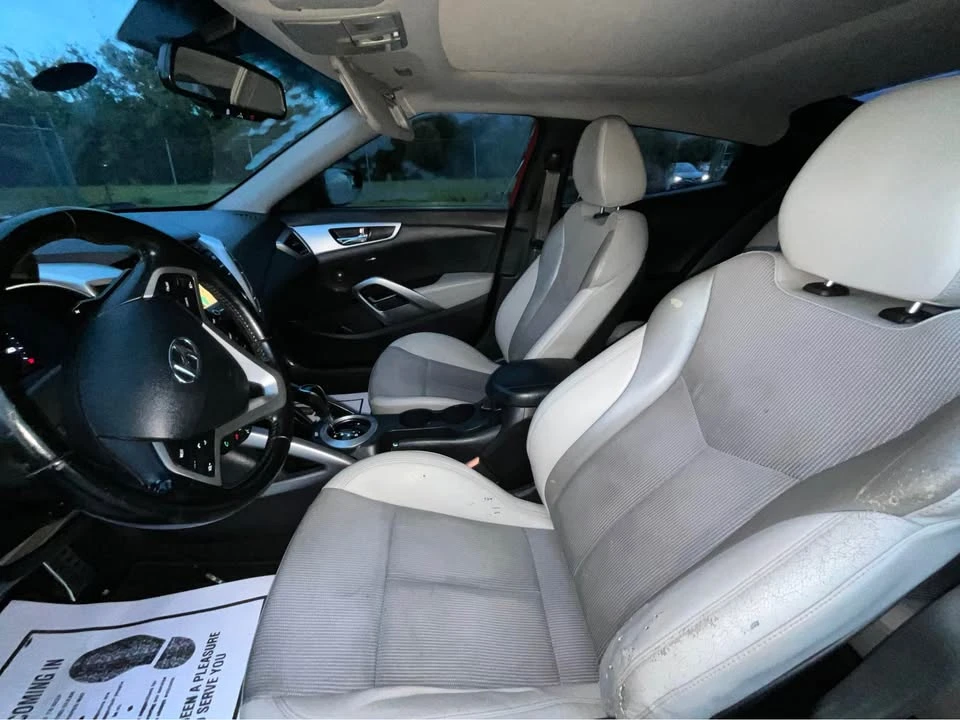 2013 Hyundai Veloster - Image 10 of 12