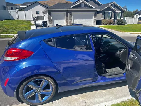 2013 Hyundai Veloster Coupe 3D