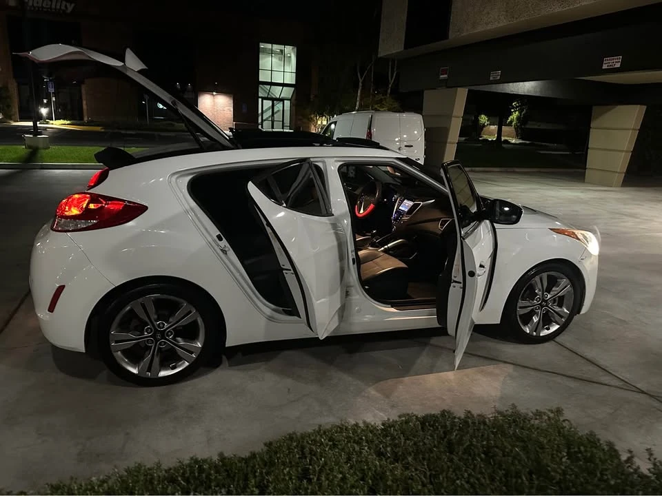 2013 Hyundai Veloster - Image 8 of 11