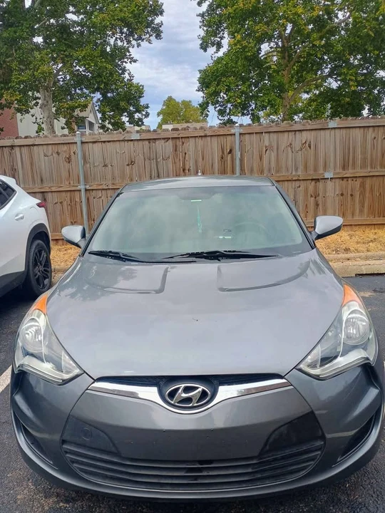 2013 Hyundai Veloster - Image 2 of 11