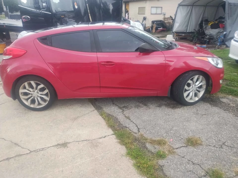 2013 Hyundai Veloster - Image 2 of 13