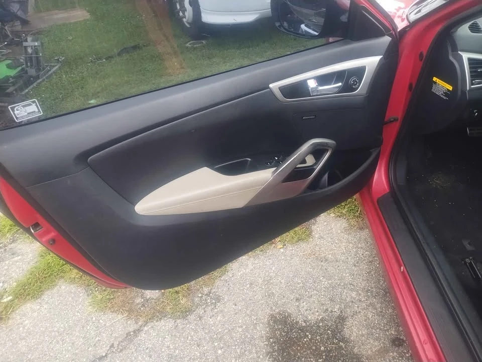 2013 Hyundai Veloster - Image 10 of 13
