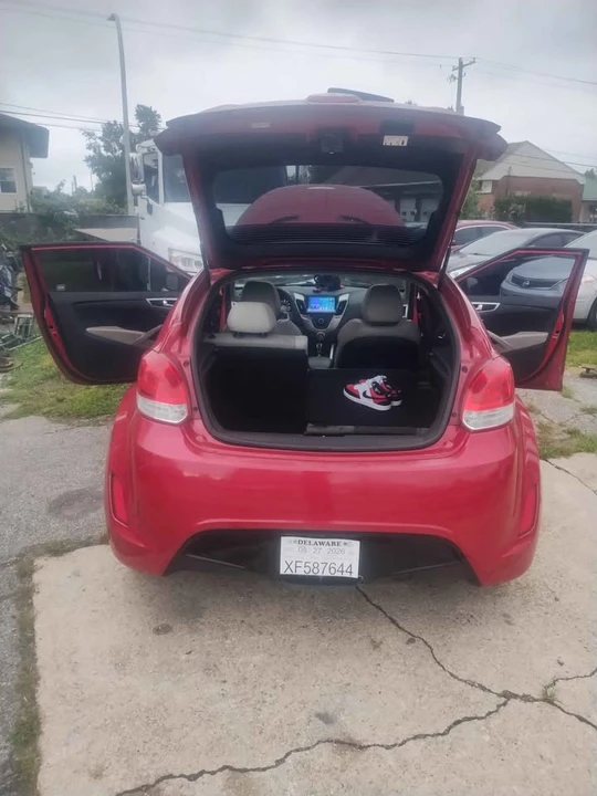 2013 Hyundai Veloster - Image 6 of 13