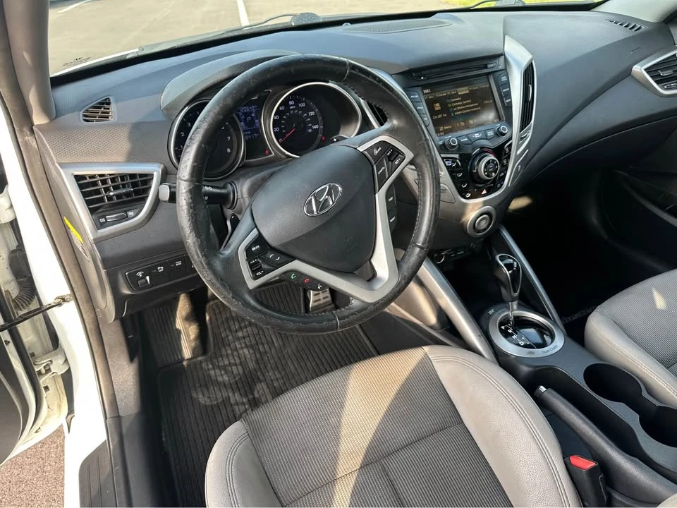 2013 Hyundai Veloster - Image 16 of 19
