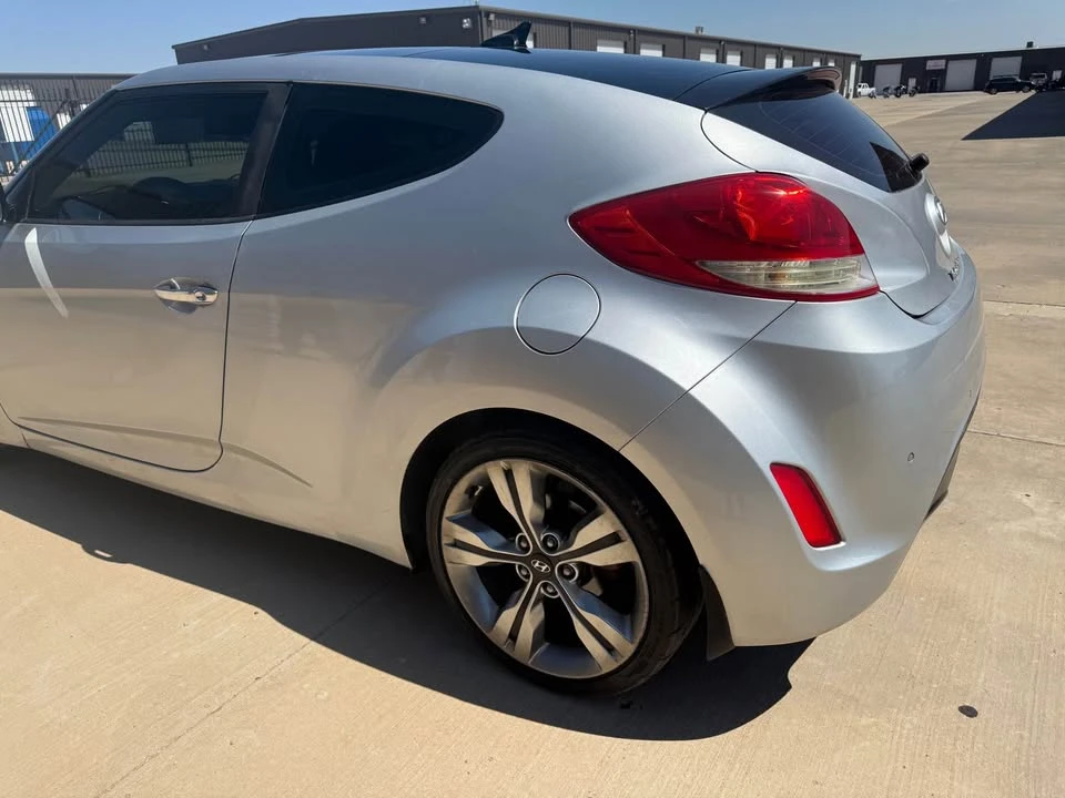 2013 Hyundai Veloster - Image 4 of 10