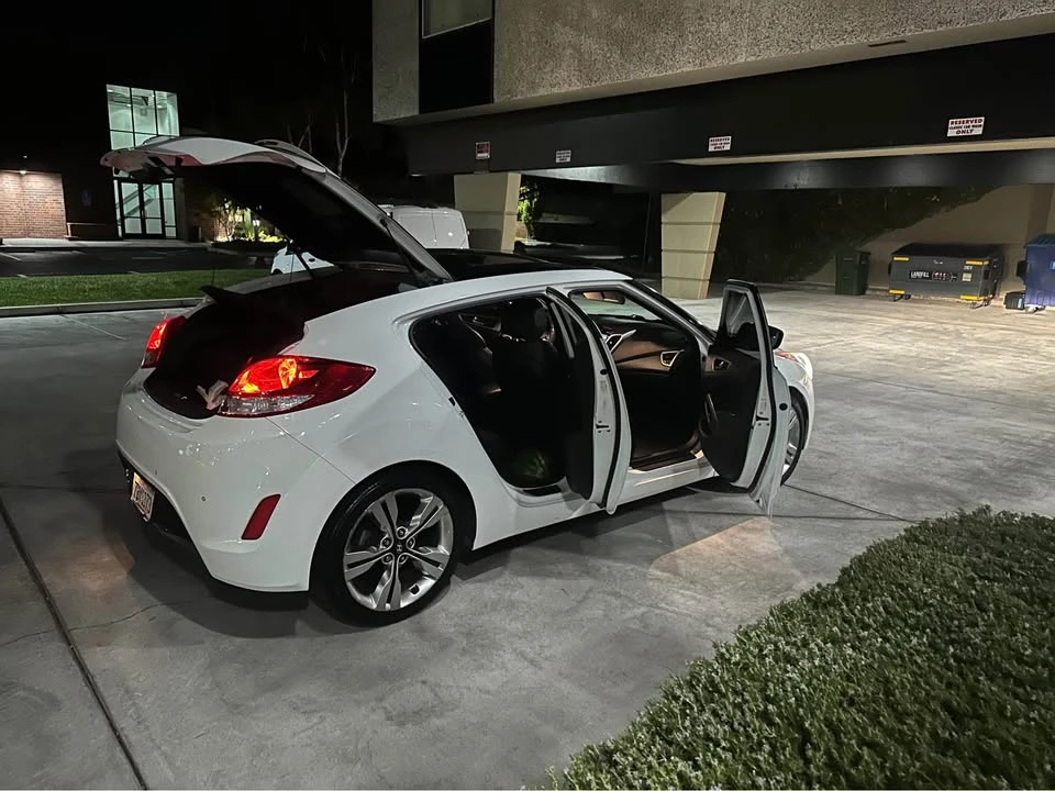 2013 Hyundai Veloster - Image 2 of 11