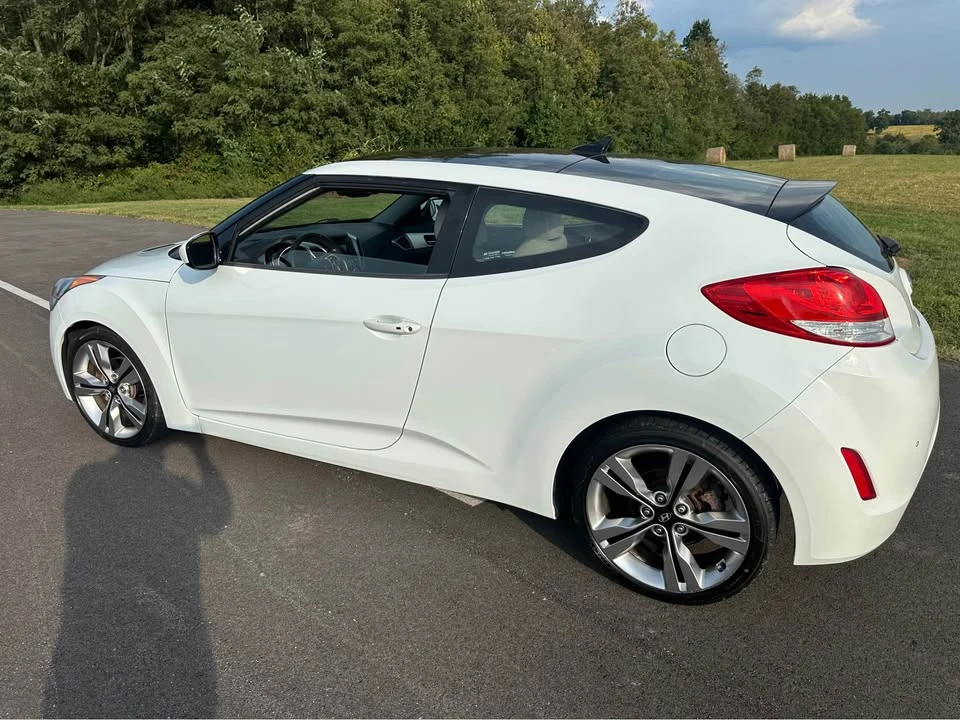 2013 Hyundai Veloster - Image 3 of 19