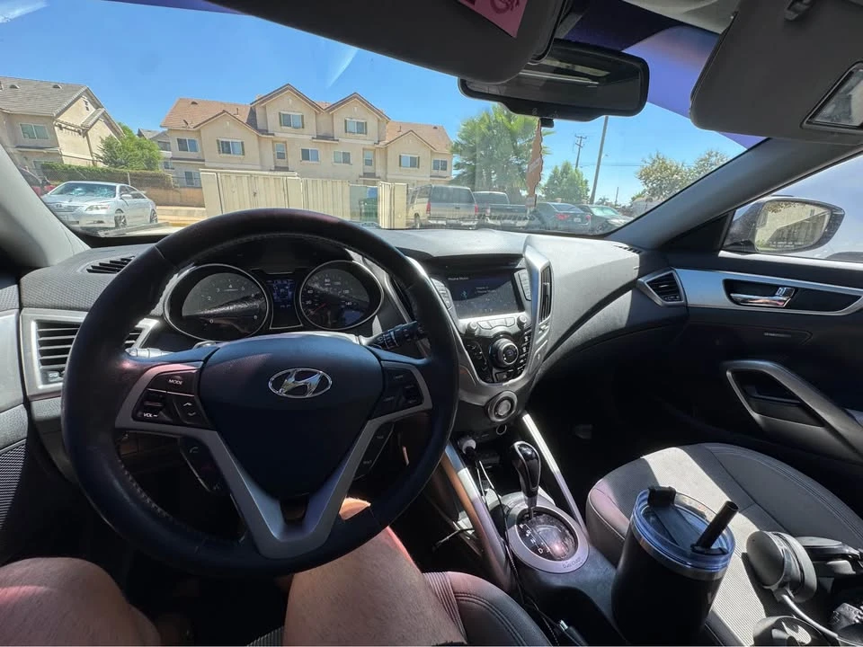 2013 Hyundai Veloster - Image 18 of 20