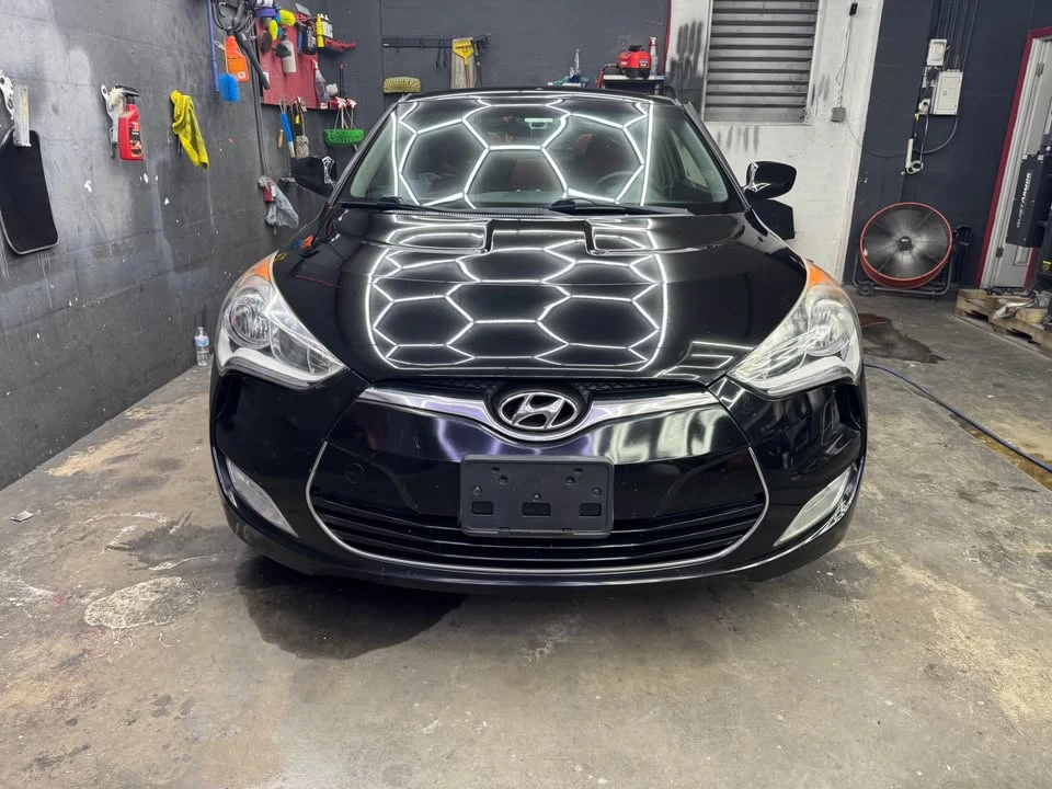 2013 Hyundai Veloster - Image 2 of 17