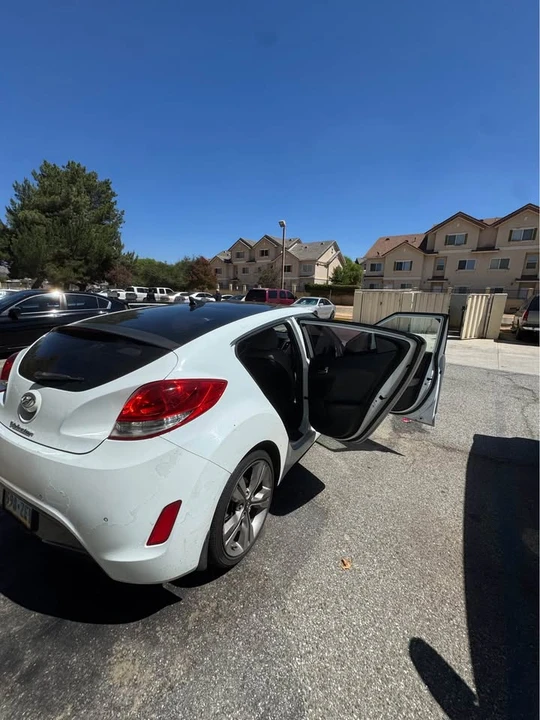 2013 Hyundai Veloster - Image 8 of 20