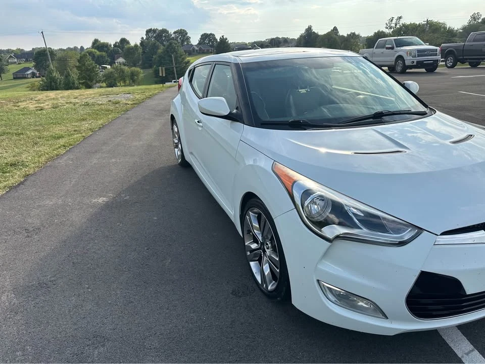 2013 Hyundai Veloster - Image 13 of 19