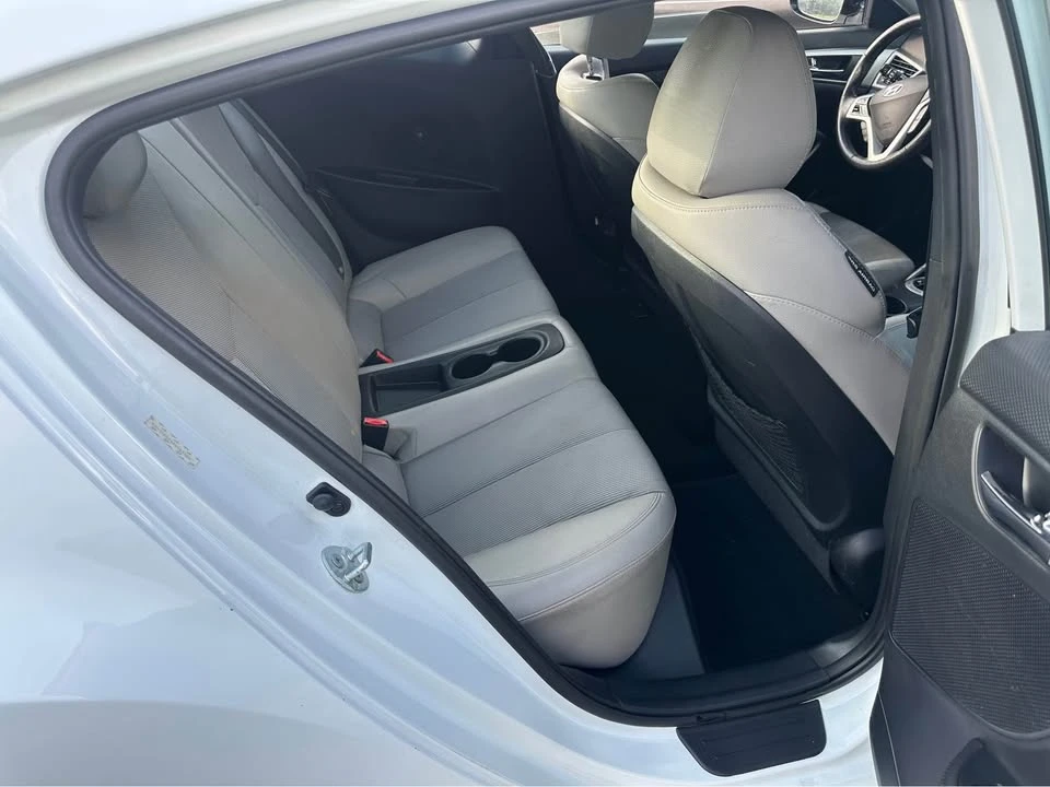 2013 Hyundai Veloster - Image 7 of 19