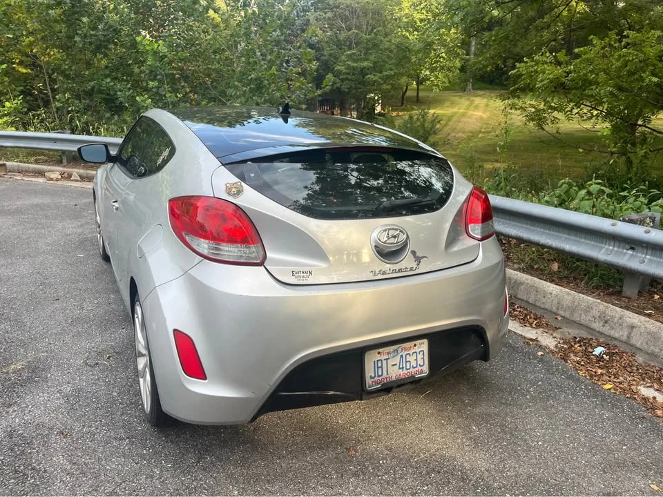 2013 Hyundai Veloster - Image 2 of 13