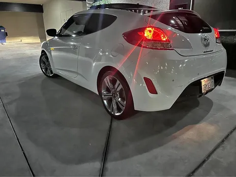 2013 Hyundai Veloster Coupe 3D
