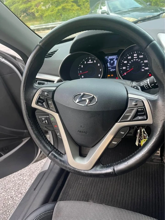 2013 Hyundai Veloster - Image 11 of 13