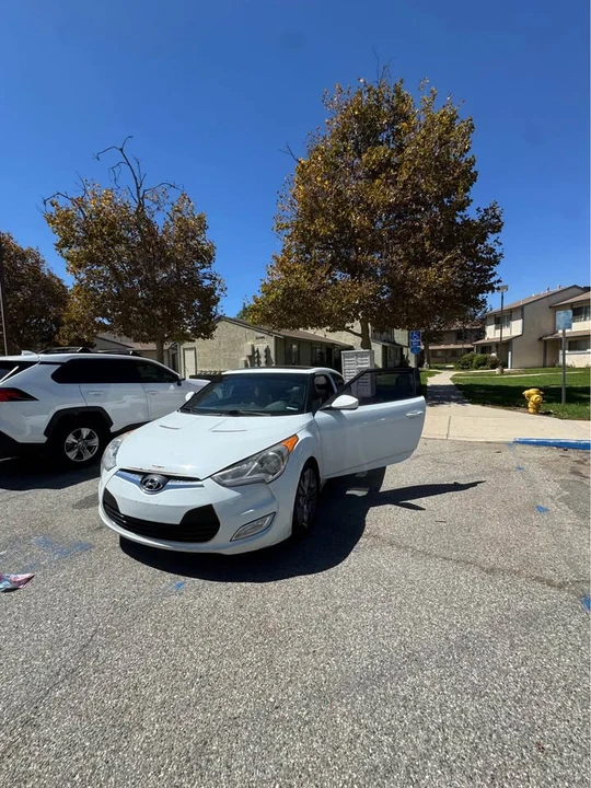 2013 Hyundai Veloster - Image 16 of 20