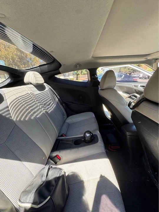 2013 Hyundai Veloster - Image 10 of 20