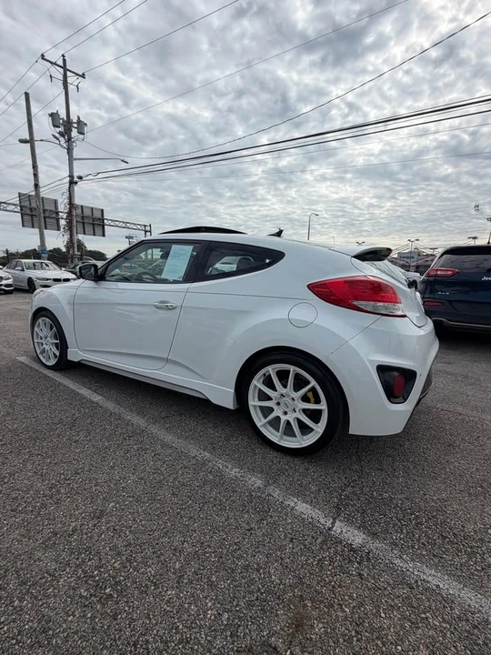 2013 Hyundai Veloster - Image 16 of 19