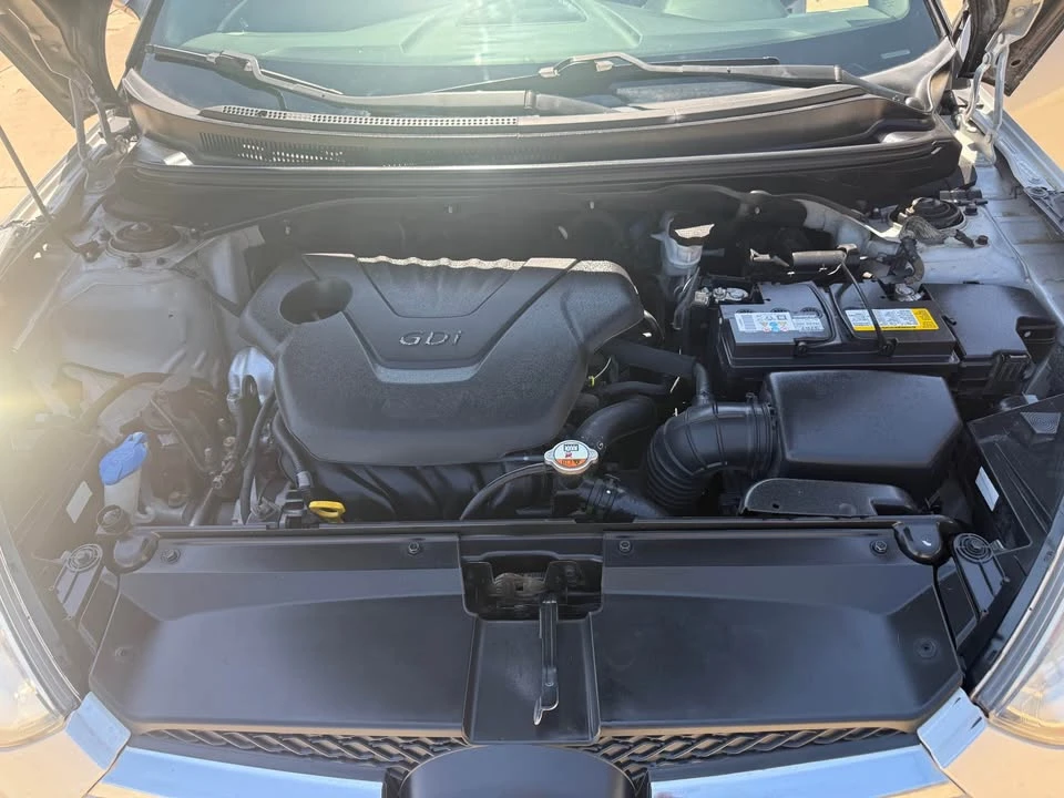 2013 Hyundai Veloster - Image 6 of 10