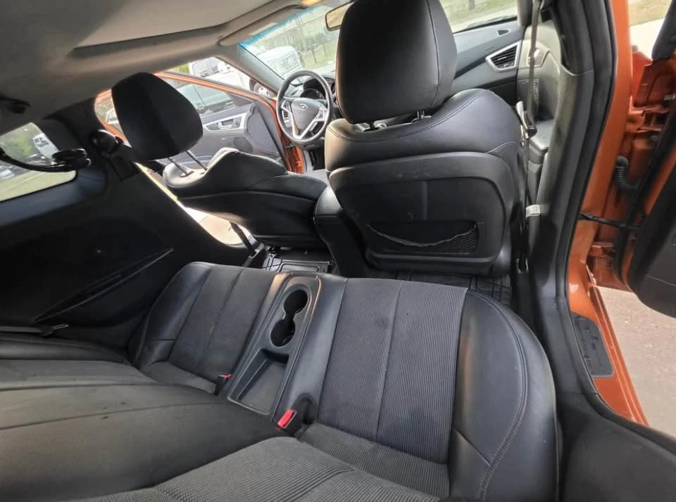 2013 Hyundai Veloster - Image 9 of 10
