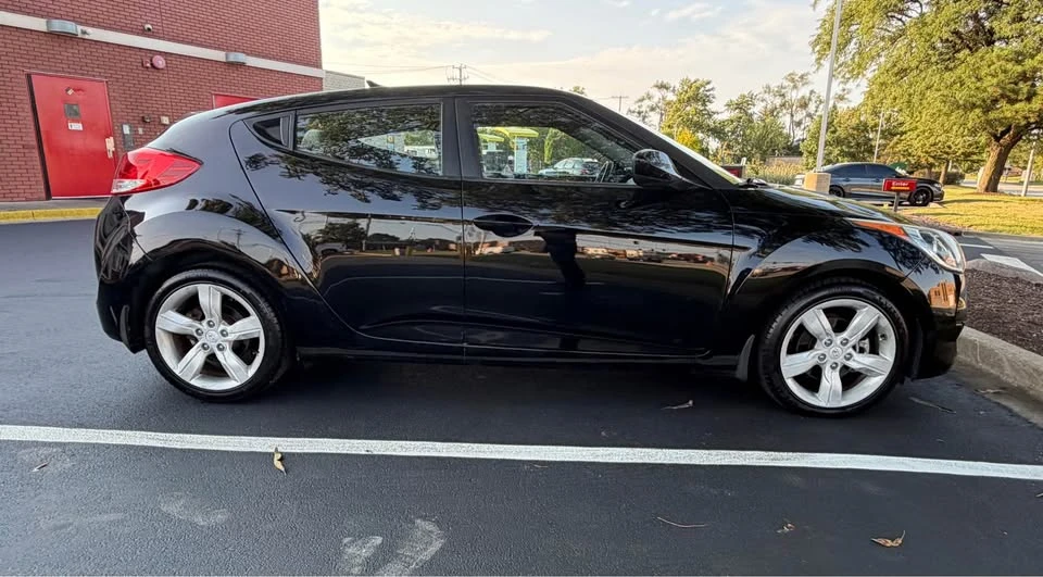 2013 Hyundai Veloster - Image 9 of 18