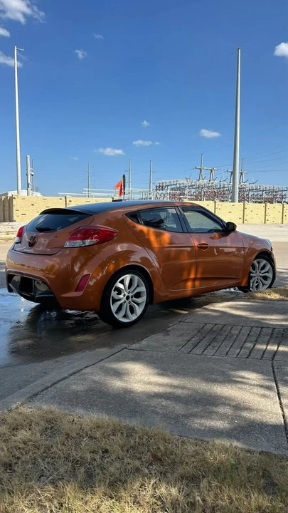 2013 Hyundai Veloster - Image 4 of 10
