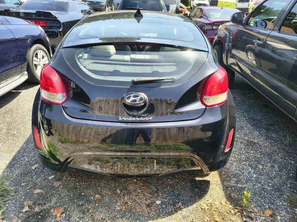 2013 Hyundai Veloster - Image 2 of 14