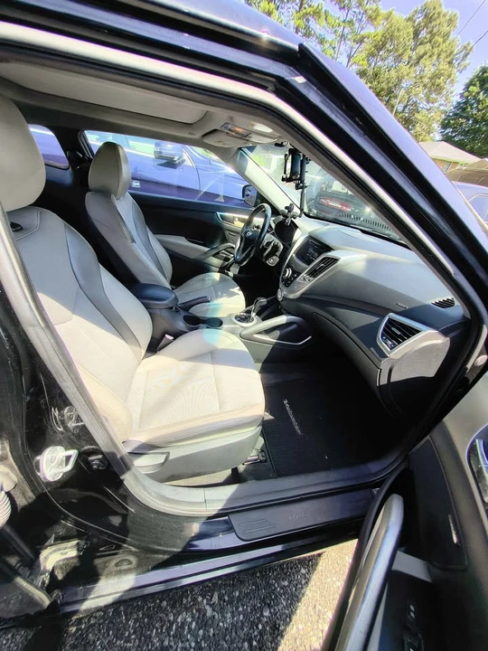 2013 Hyundai Veloster - Image 8 of 14