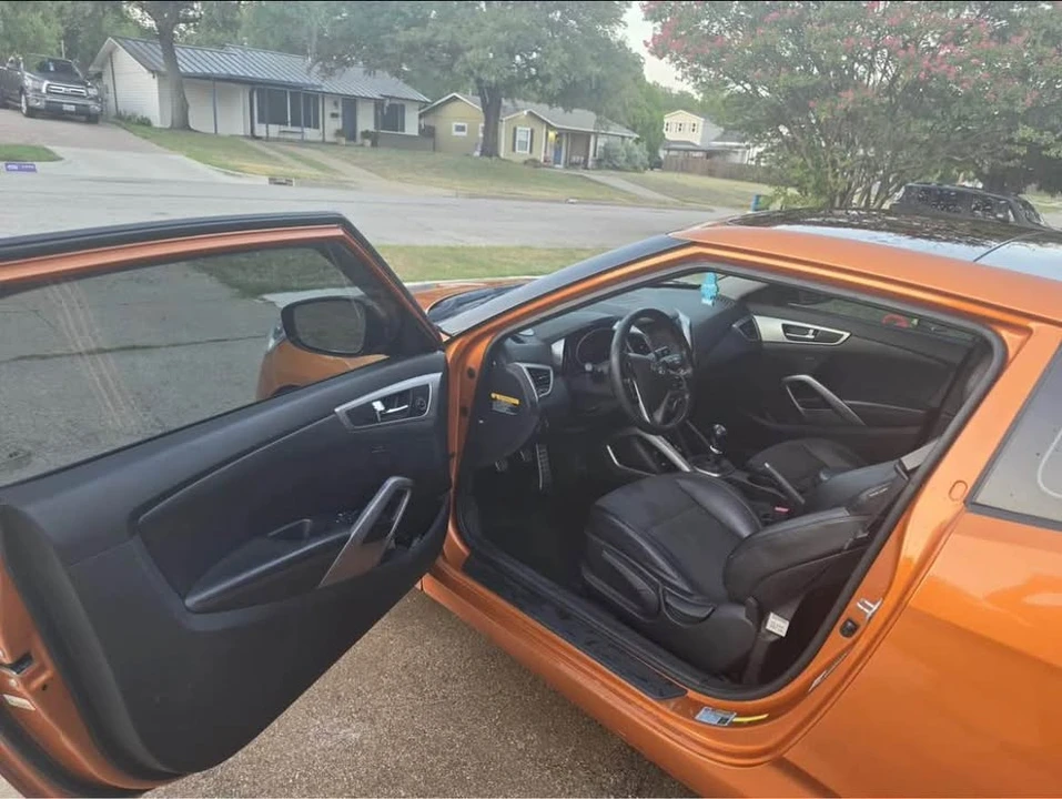 2013 Hyundai Veloster - Image 6 of 10