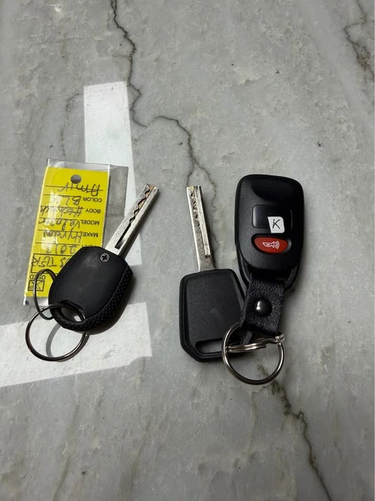 2013 Hyundai Veloster - Image 17 of 18