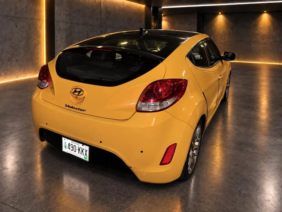 2013 Hyundai Veloster - Image 2 of 13