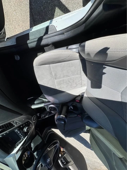 2013 Hyundai Veloster - Image 8 of 12